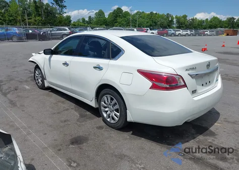 2013 Nissan Altima 2.5 S z USA, uszkodzony, nr VIN 1N4AL3AP9DC121953
